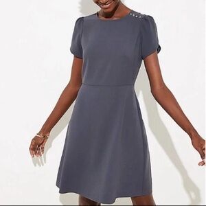 LOFT Grey Short Sleeve Fit and Flare Dress Gold Shoulder Button‎ Detail Size 6
